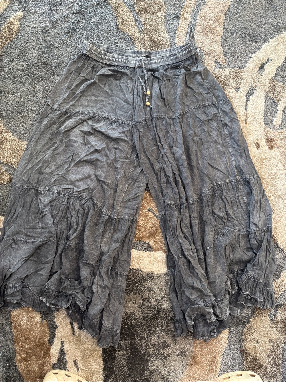 Women's Gray Tiered Crinkle Wide-Leg Trousers